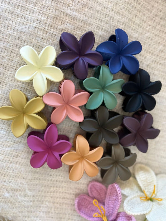 Matte Hawaiian Claw Clips