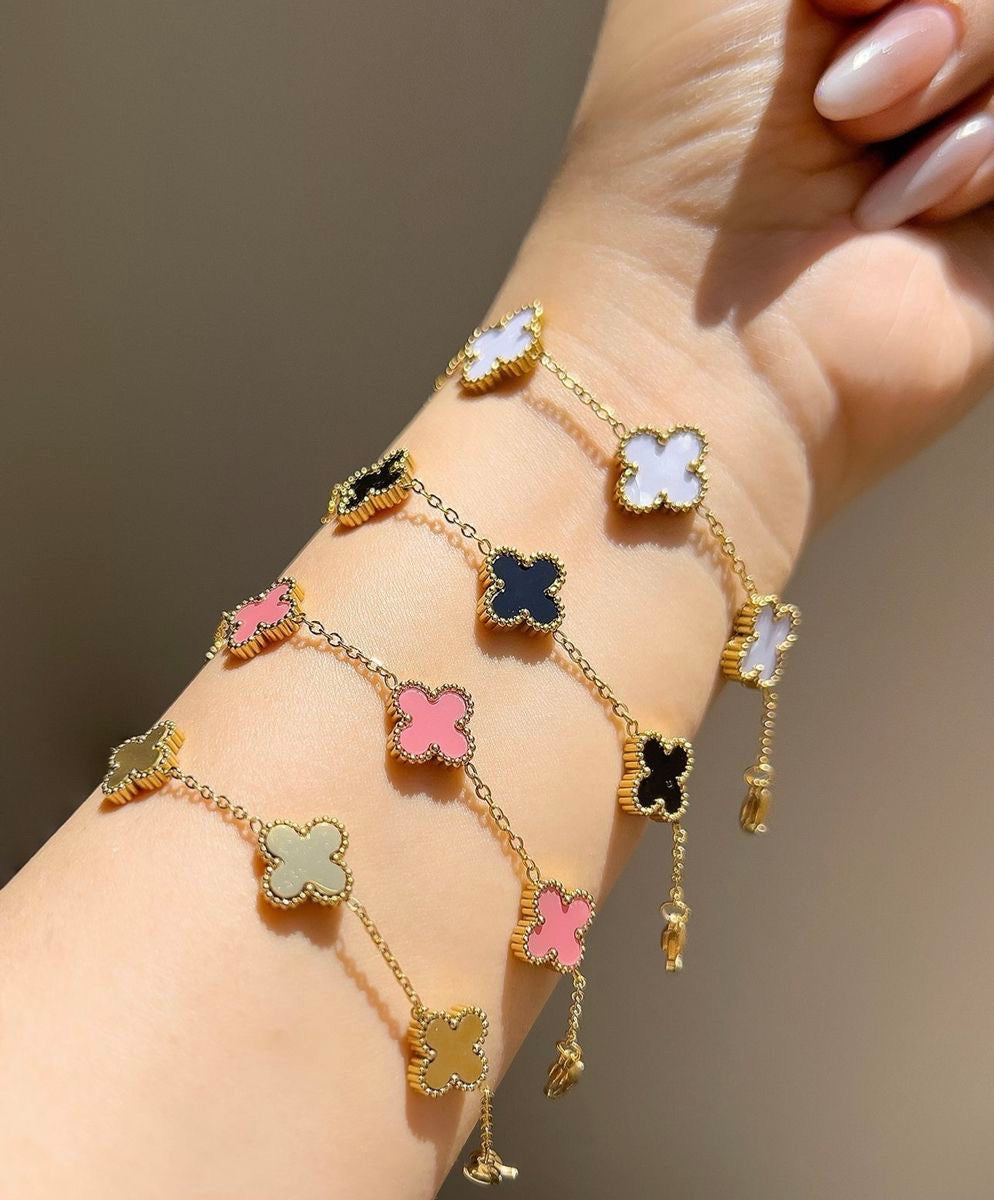 Vancleef Bracelet (Random)