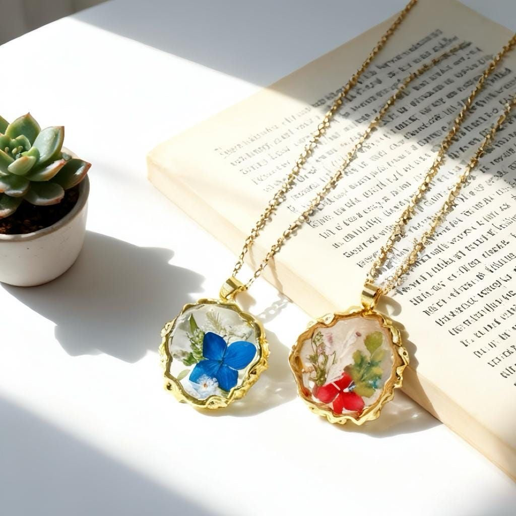 Flower Necklace (Random Shape)